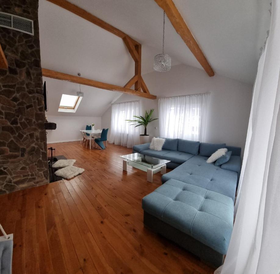 Attic 33 Daire Câmpulung Moldovenesc Dış mekan fotoğraf
