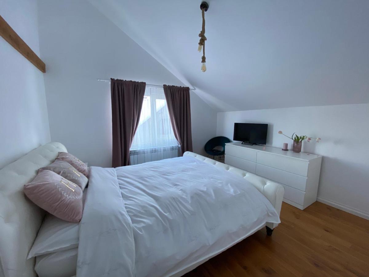 Attic 33 Daire Câmpulung Moldovenesc Dış mekan fotoğraf