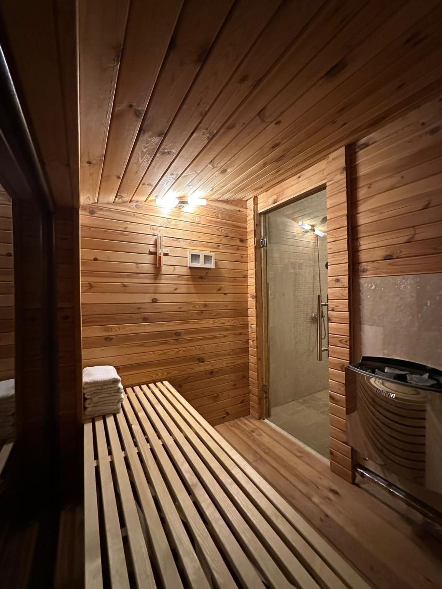 Attic 33 Daire Câmpulung Moldovenesc Dış mekan fotoğraf