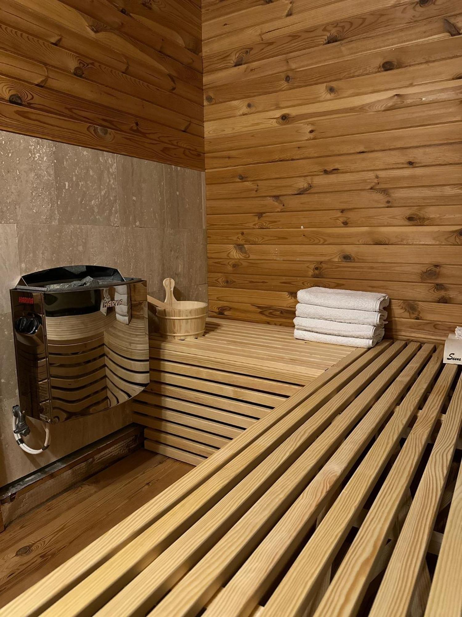 Attic 33 Daire Câmpulung Moldovenesc Dış mekan fotoğraf