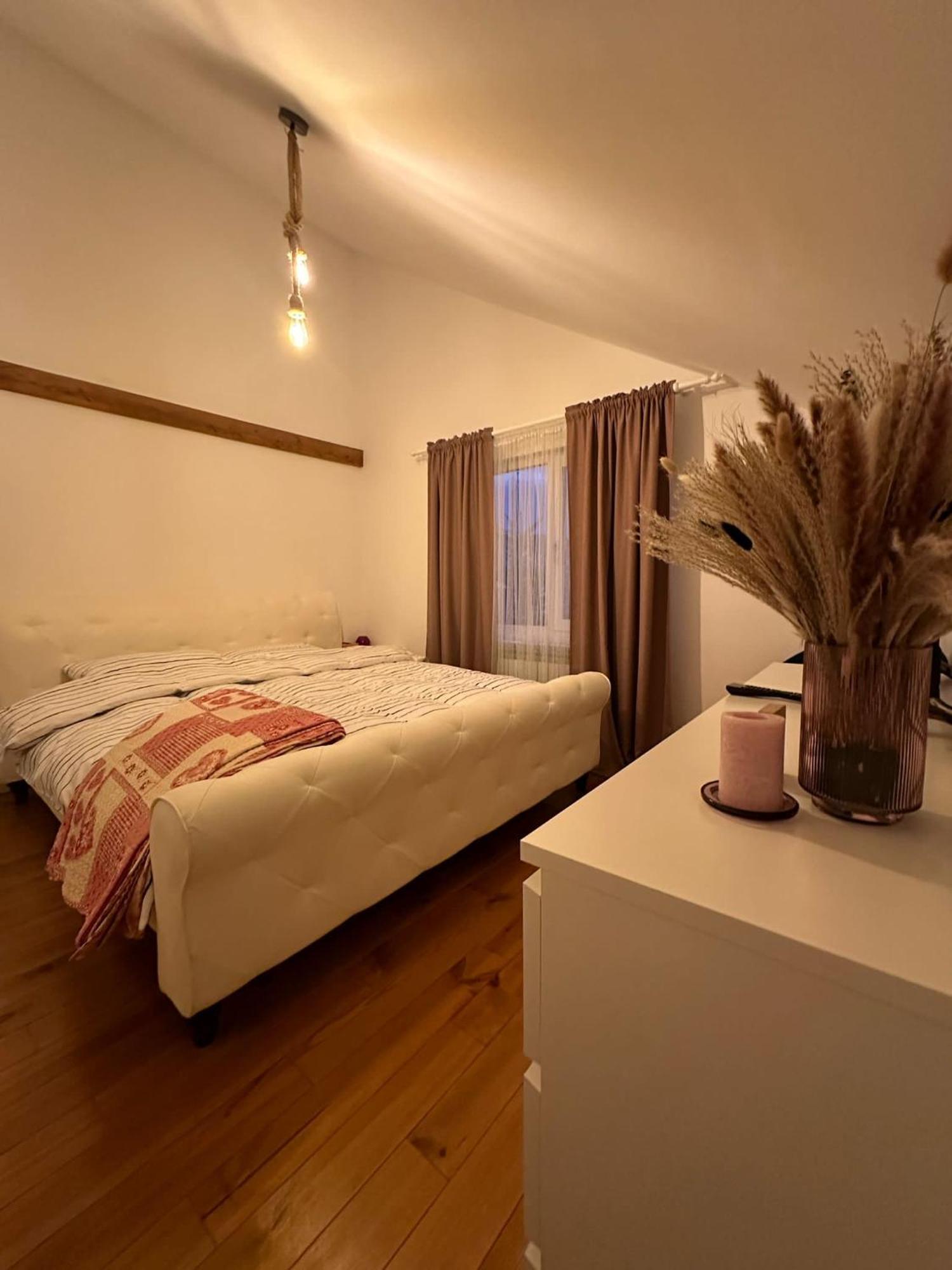 Attic 33 Daire Câmpulung Moldovenesc Dış mekan fotoğraf