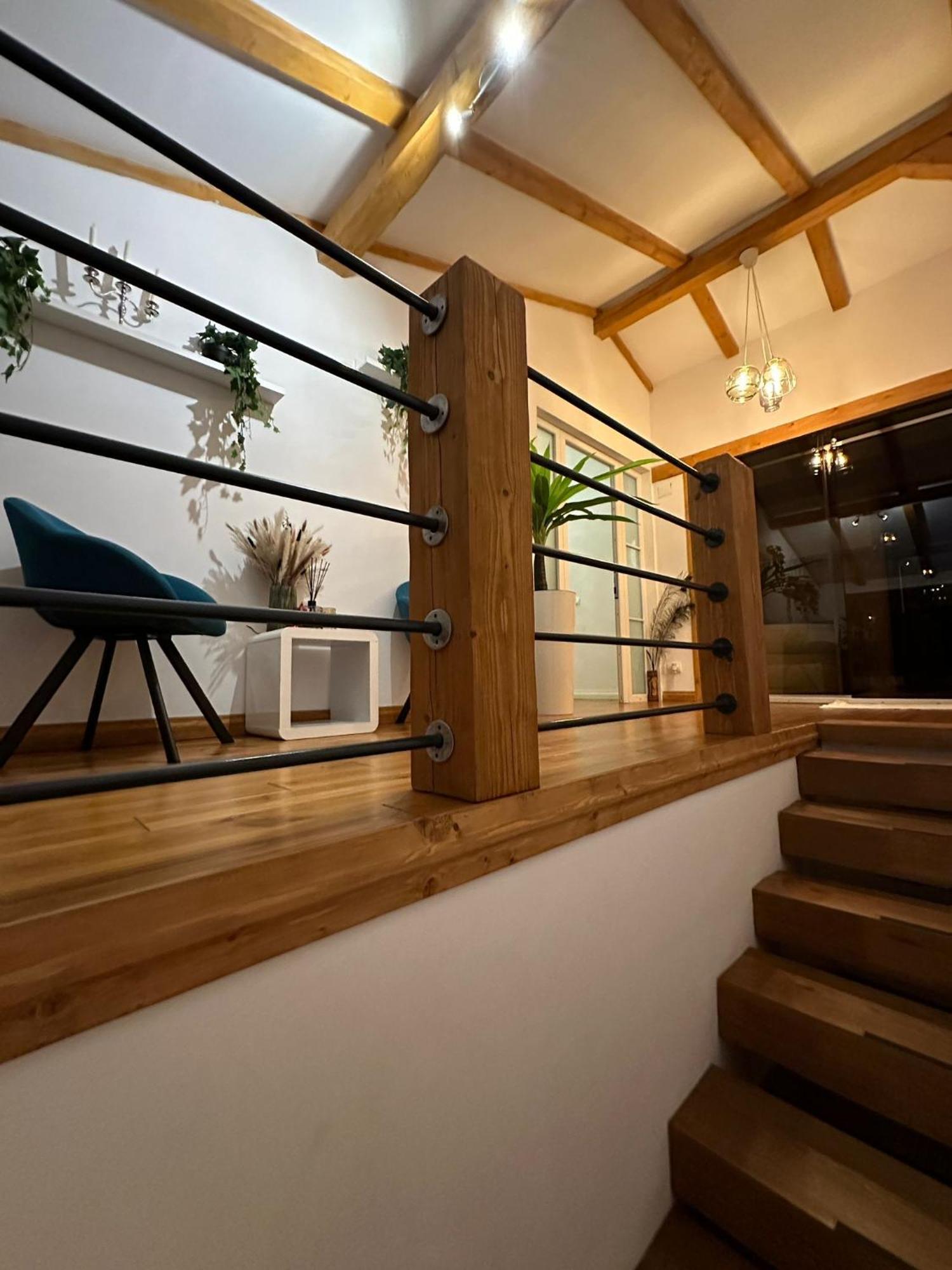 Attic 33 Daire Câmpulung Moldovenesc Dış mekan fotoğraf